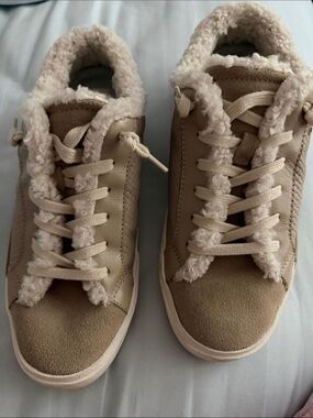 Dolce Vita Plush-Lined Beige Lace-Up Sneakers